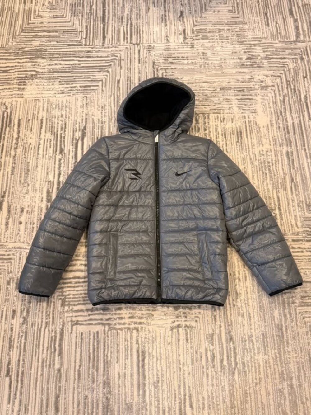 Nike kids youth large gray quilted puffer Winter water-resistant coat